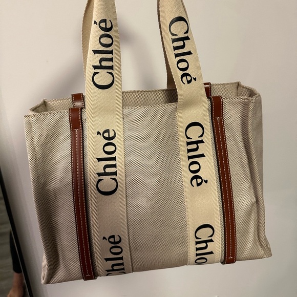 Chloe woody tote in medium - Picture 4 of 9